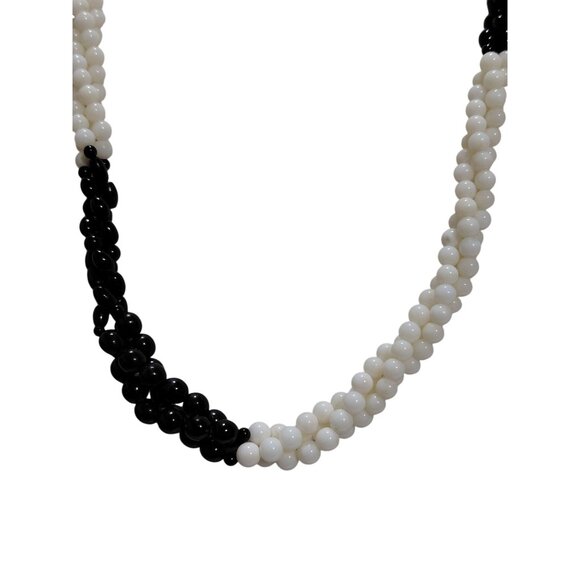 Vtg Black & White Twisted Torsade Glass Beaded Necklace Floral Box Clasp 22" - Picture 6 of 9